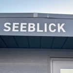 Vorderansicht vom Hausboot Seeblick